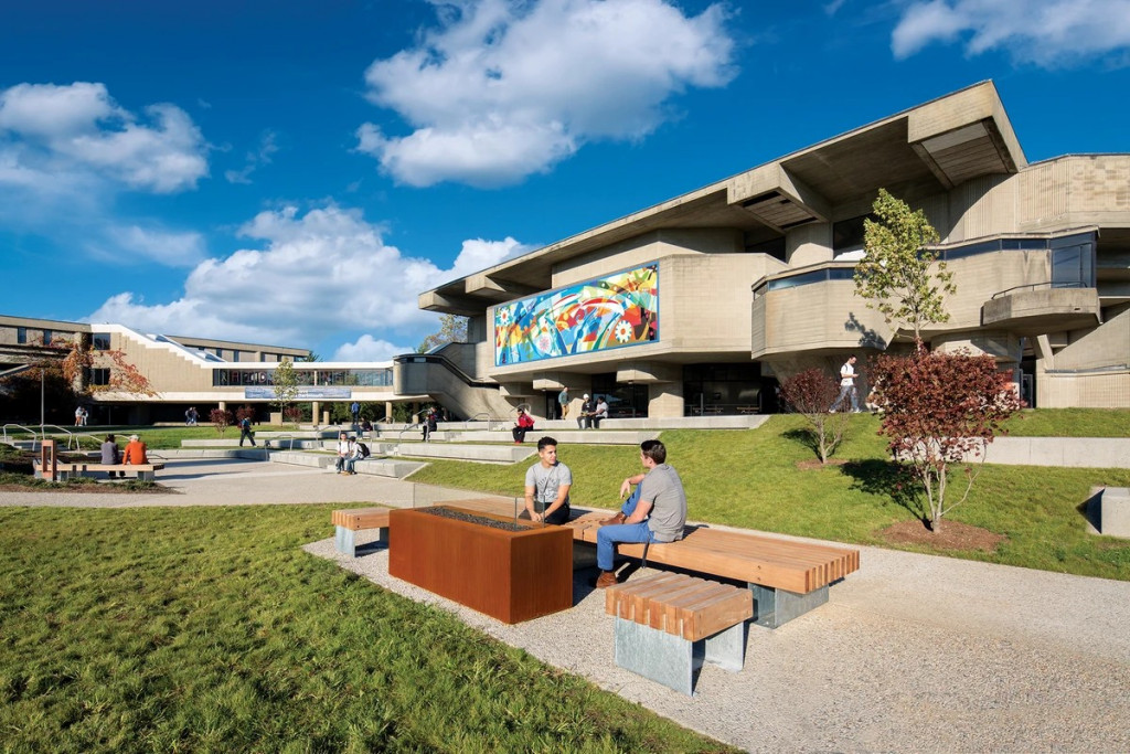 7 Reasons International Students Choose UMass Dartmouth