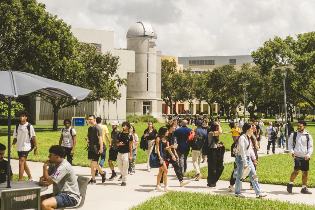 Top 4 U.S. Business Schools in 2025: Study Business in America
