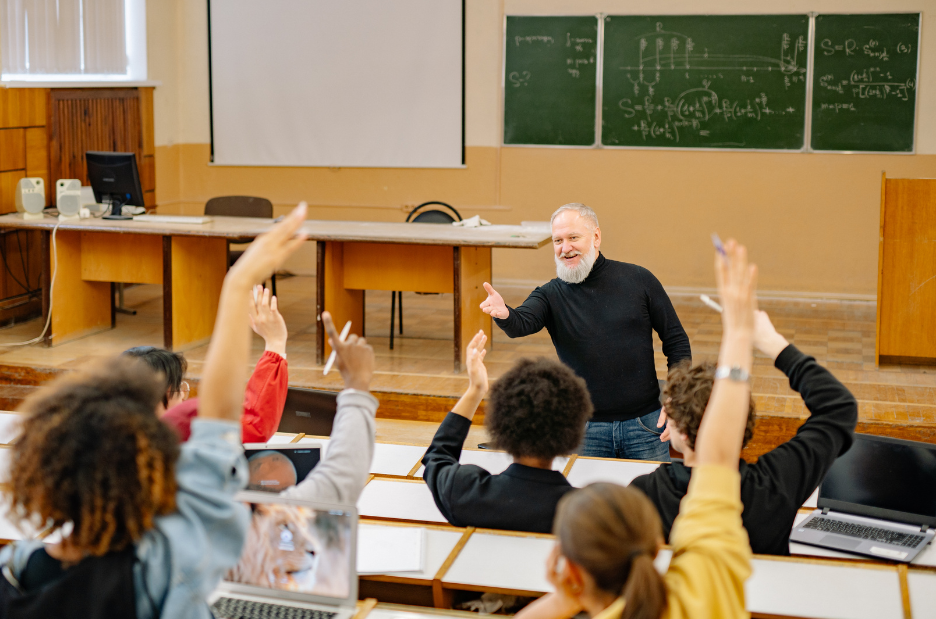 10 Tips to Succeed in Your First Semester of University