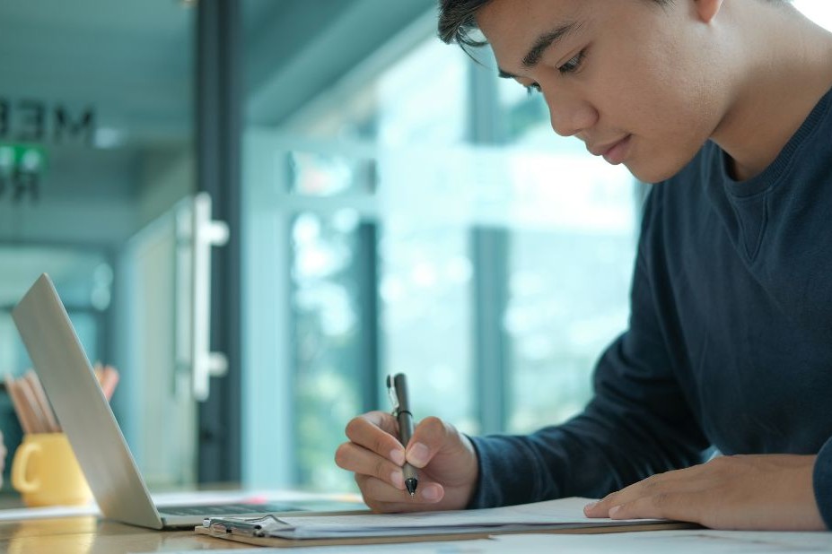 How to Write a Strong University Personal Statement